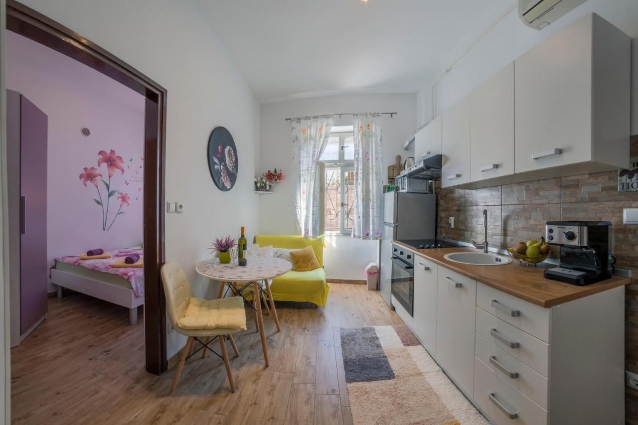 Apartment Ljube Pula Extérieur photo