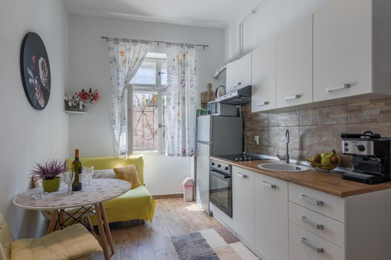 Apartment Ljube Pula Extérieur photo