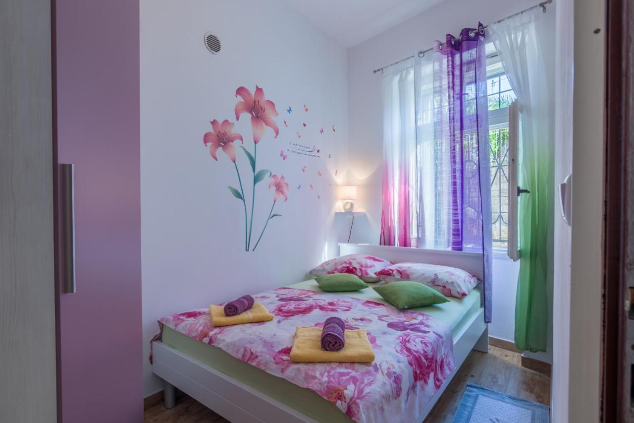Apartment Ljube Pula Extérieur photo