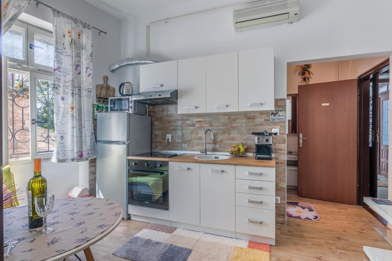 Apartment Ljube Pula Extérieur photo