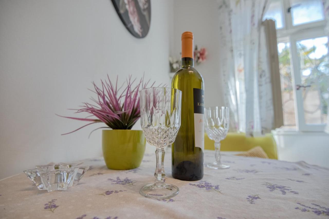 Apartment Ljube Pula Extérieur photo