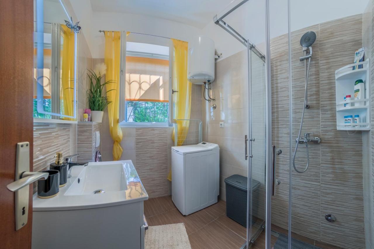 Apartment Ljube Pula Extérieur photo